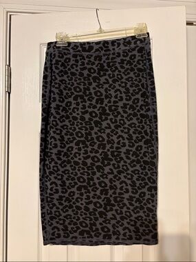 Old Navy Gray and Black Leopard Pencil Skirt